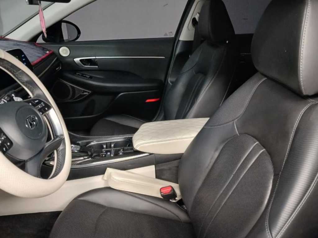 HYUNDAI Sonata - Vista 8