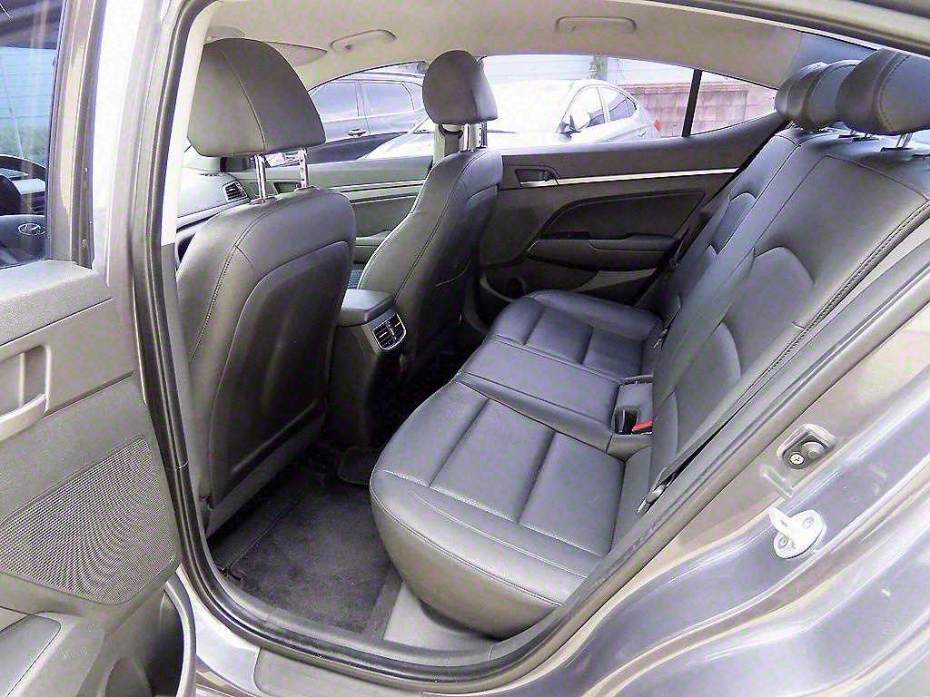 HYUNDAI Avante - Vista 6