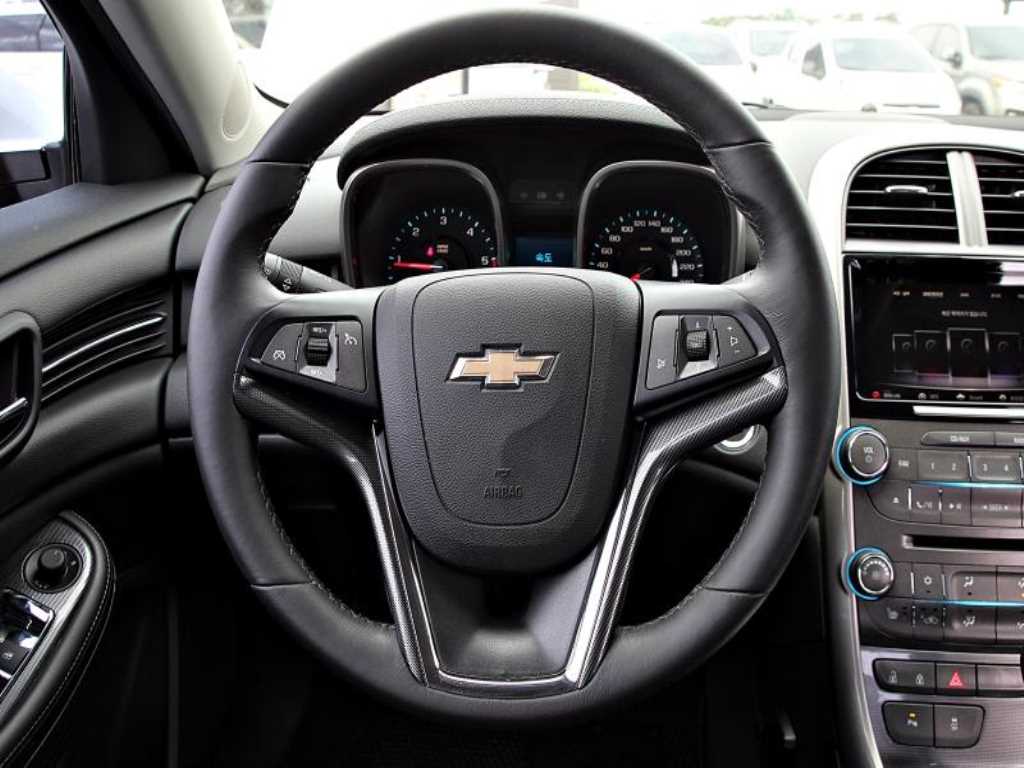 Chevrolet Malibu - Vista 8