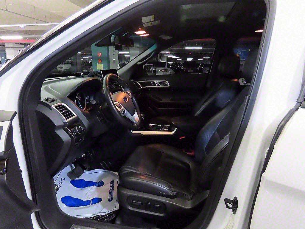 Ford Explorer - Vista 6