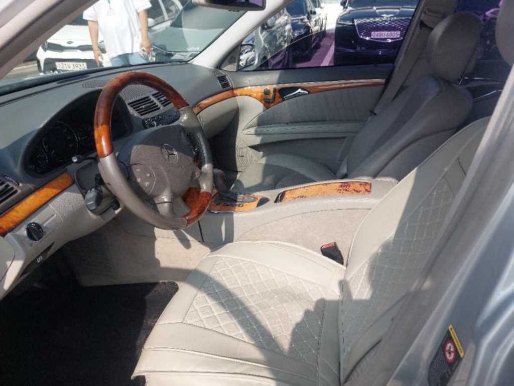 Mercedes Benz E class - Vista 7