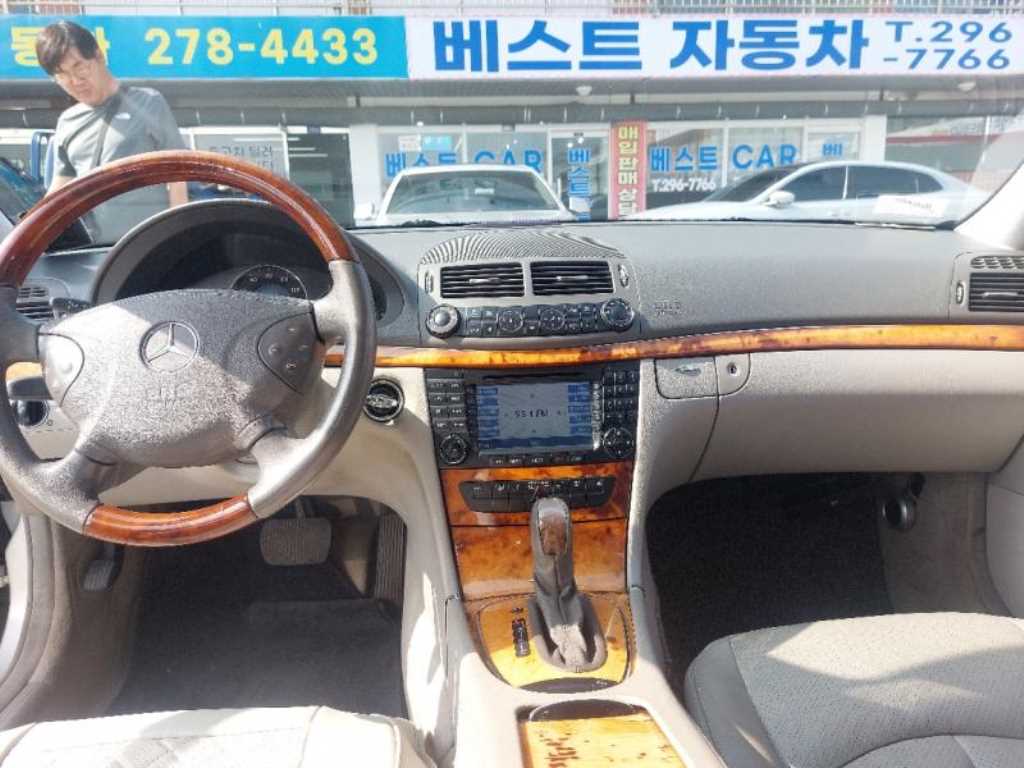 Mercedes Benz E class - Vista 10