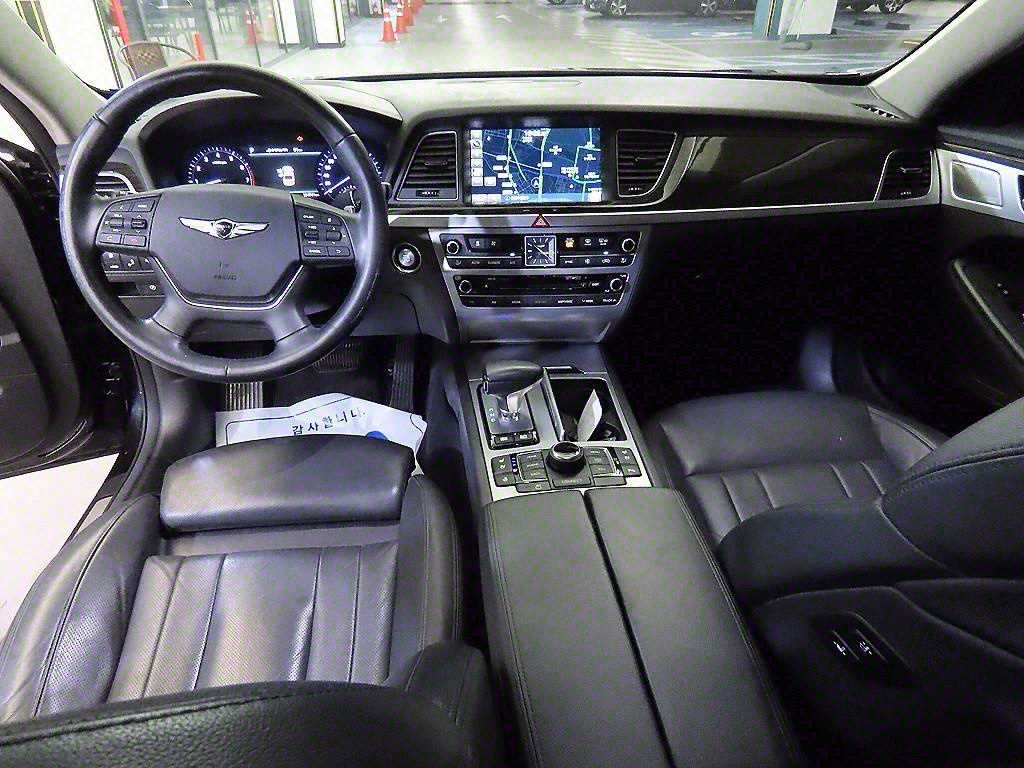 Genesis G80 - Vista 10