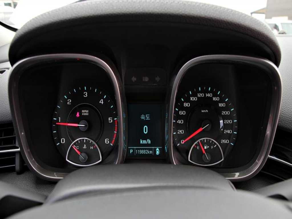 Chevrolet Malibu - Vista 5