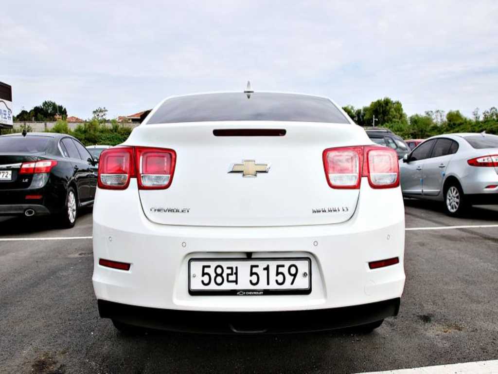 Chevrolet Malibu - Vista 3