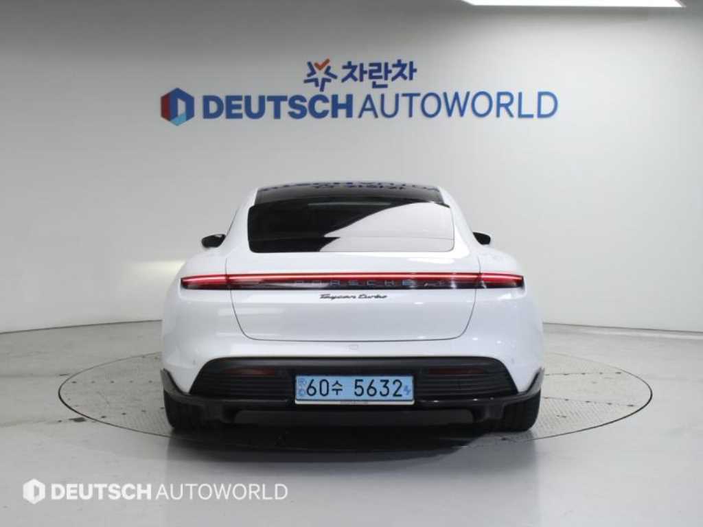 Porsche Taycan - Vista 4