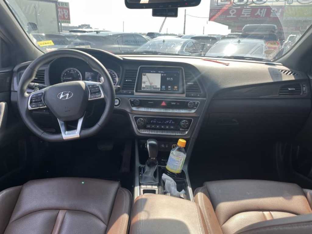 HYUNDAI Sonata - Vista 6