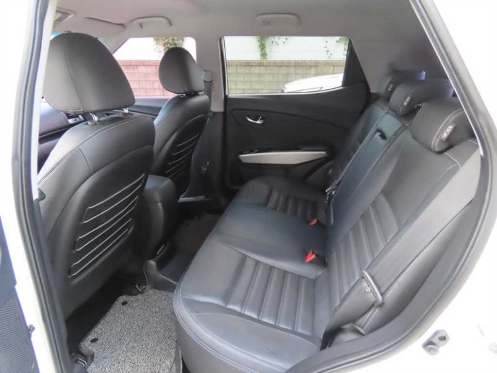 Ssangyong Tivoli - Vista 8