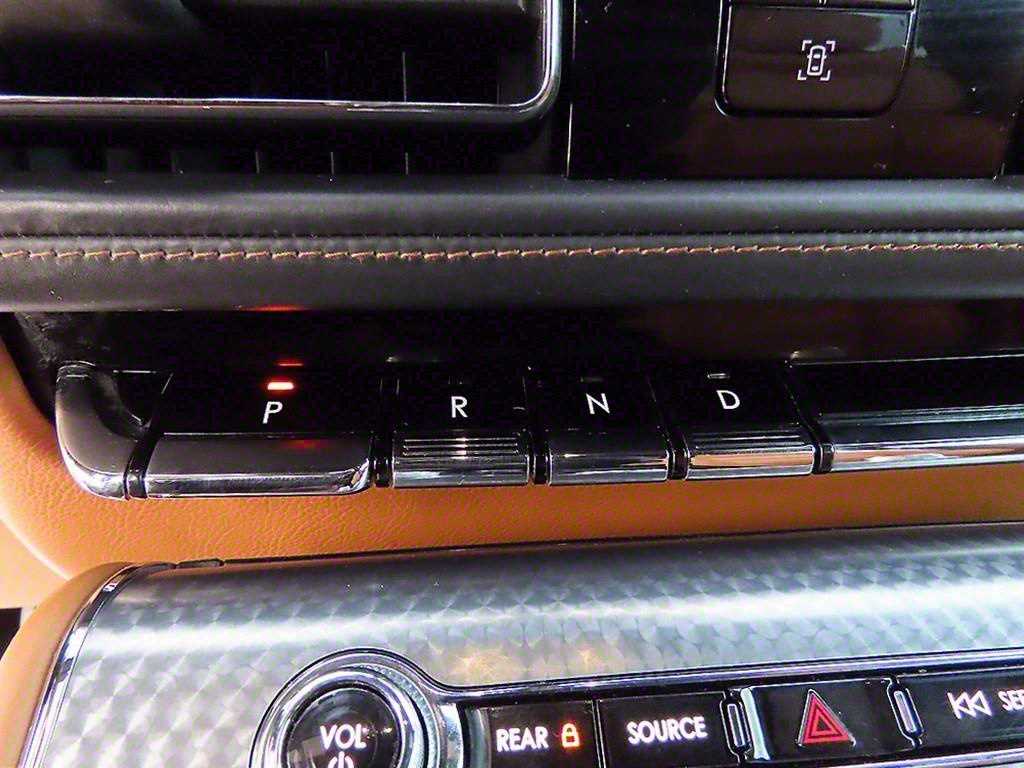 Lincoln Aviator - Vista 10