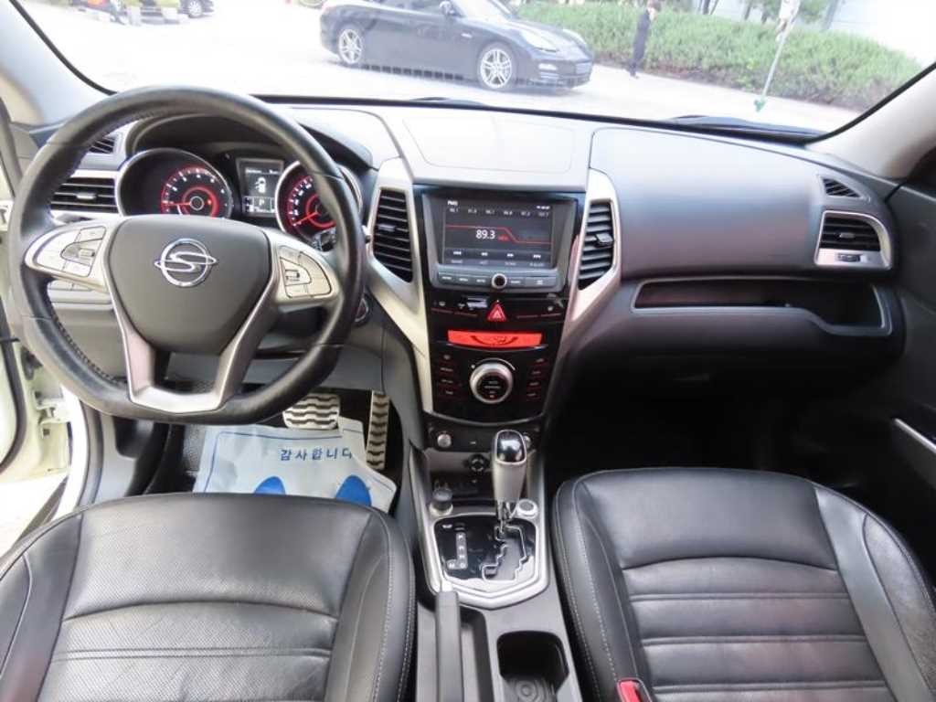 Ssangyong Tivoli - Vista 9