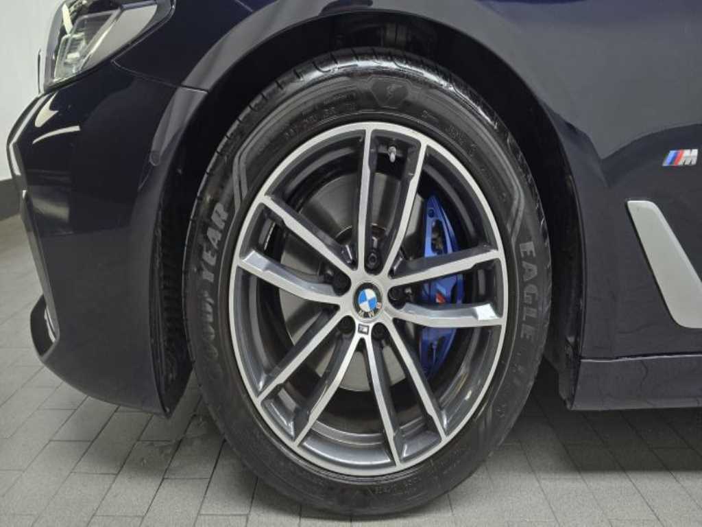 BMW 5 Series - Vista 5