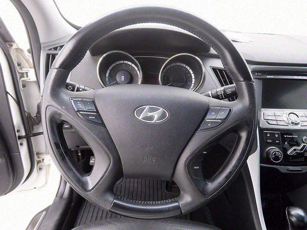 HYUNDAI Sonata - Vista 11