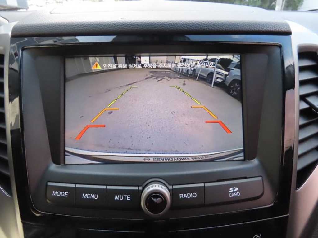 Ssangyong Tivoli 2015 Blanco - Importación desde Corea - HF Imports Iquique - Foto 15