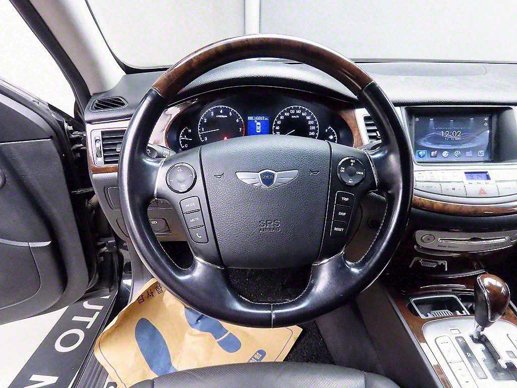 HYUNDAI Genesis - Vista 9