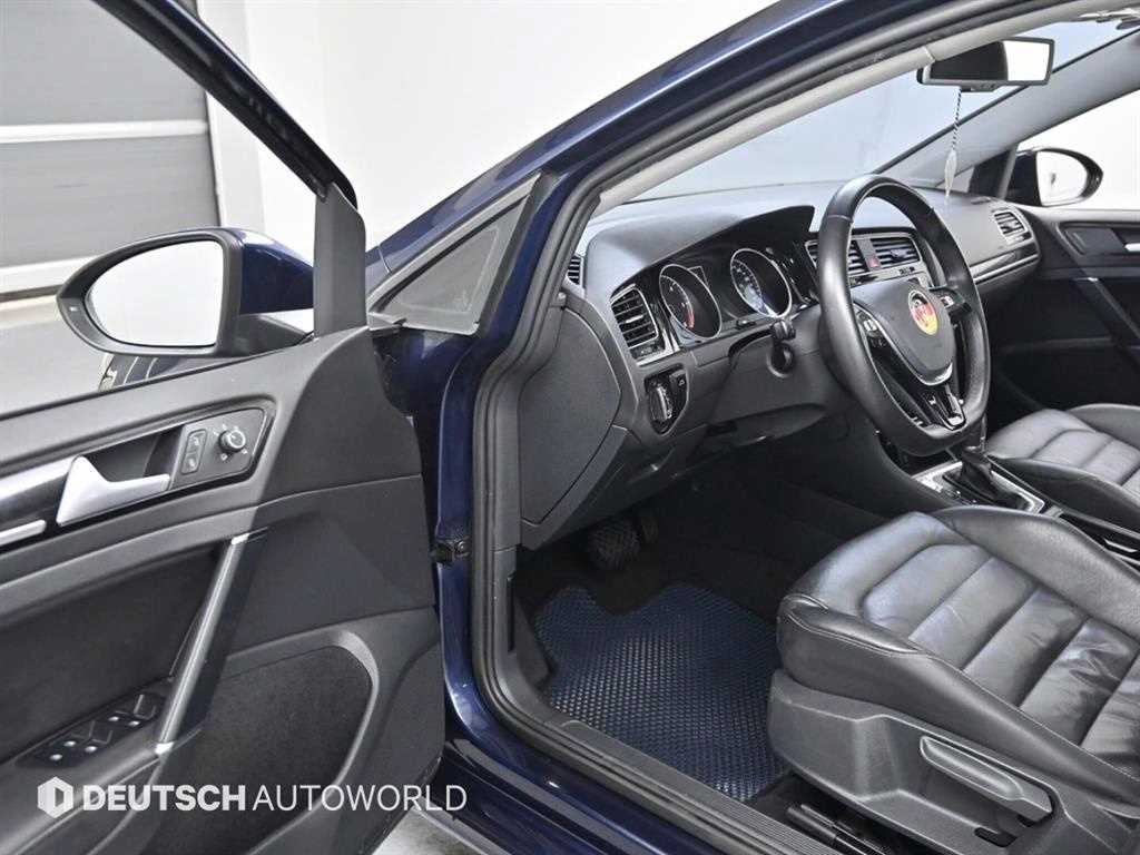 Volkswagen Golf - Vista 11