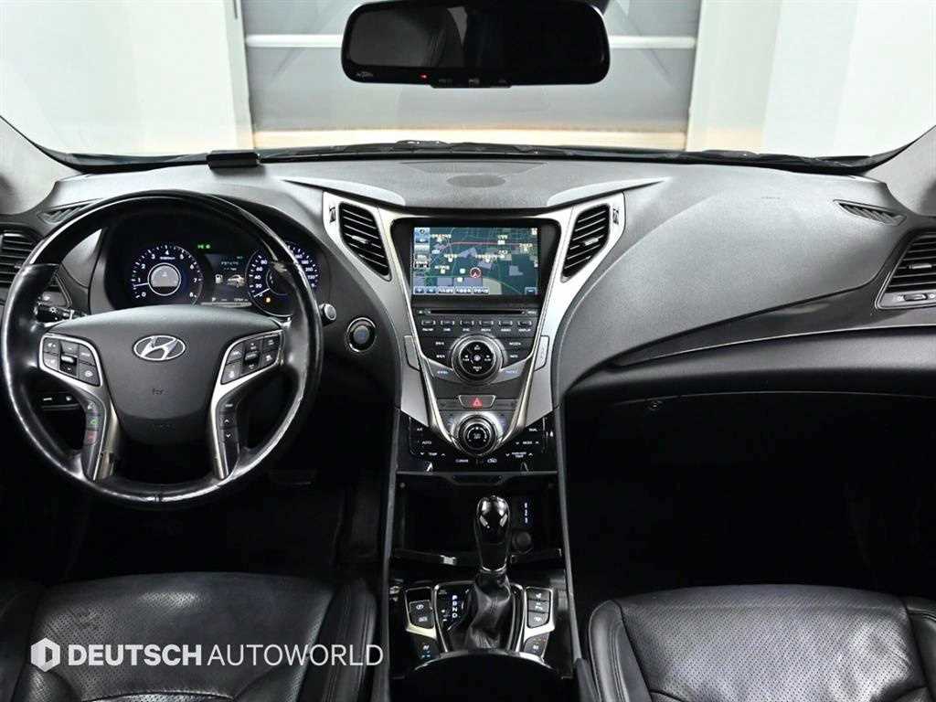 HYUNDAI Grandeur - Vista 7