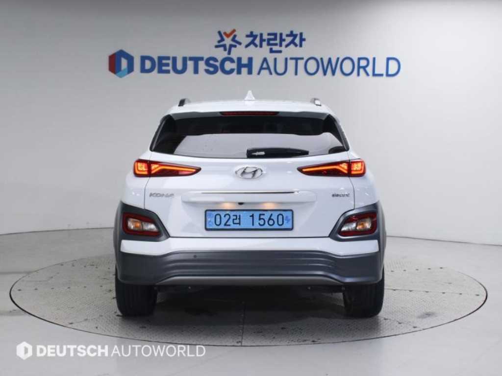 HYUNDAI Kona - Vista 4
