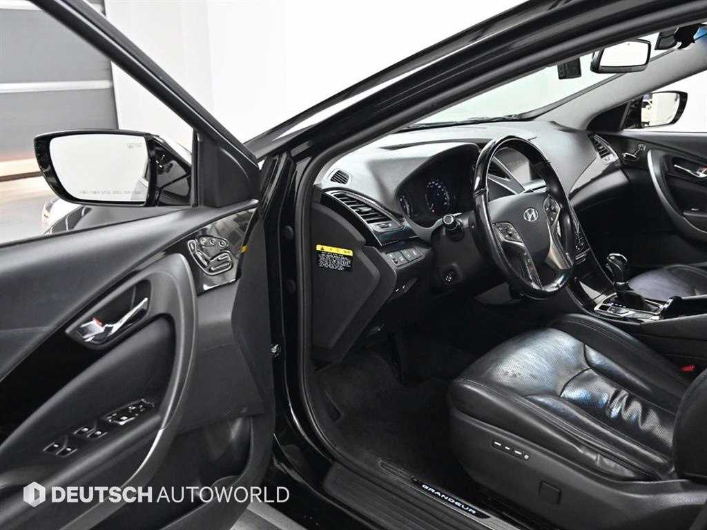 HYUNDAI Grandeur - Vista 11