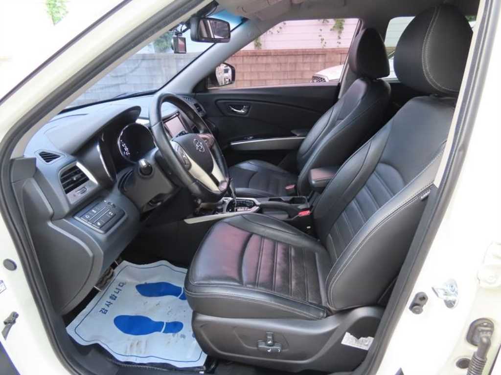 Ssangyong Tivoli - Vista 6