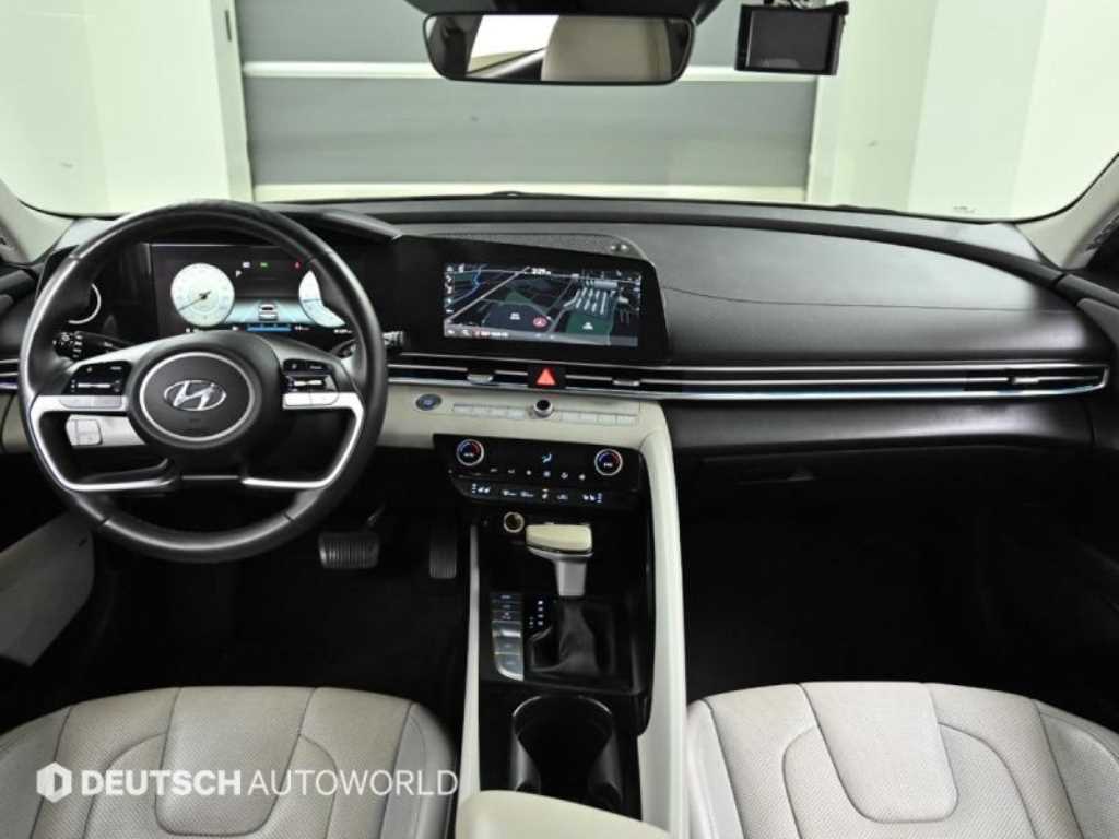 HYUNDAI Avante - Vista 7