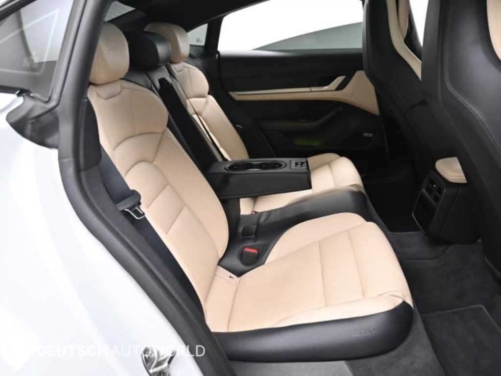 Porsche Taycan - Vista 12