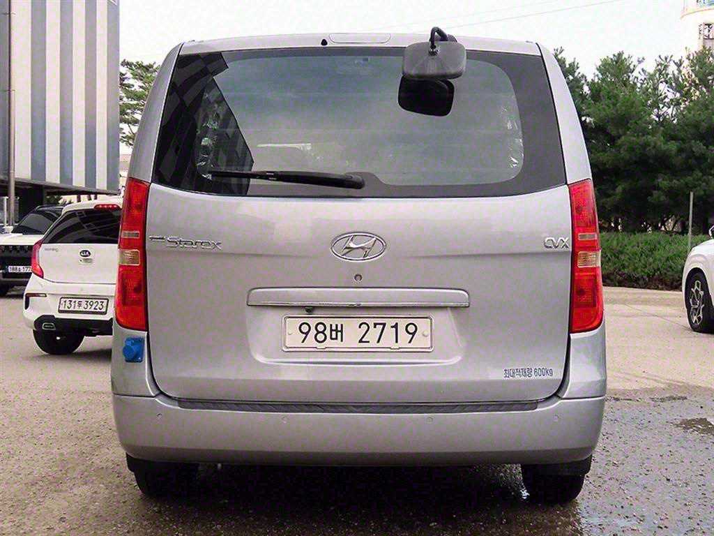 HYUNDAI Starex - Vista 4