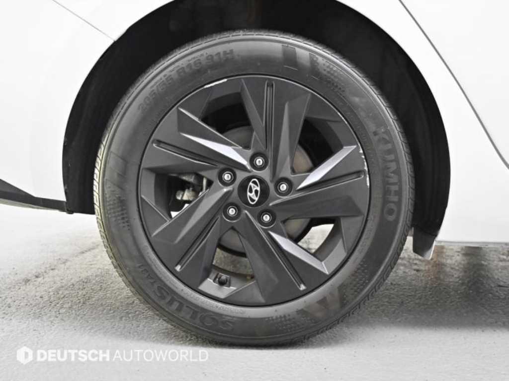 HYUNDAI Avante - Vista 5