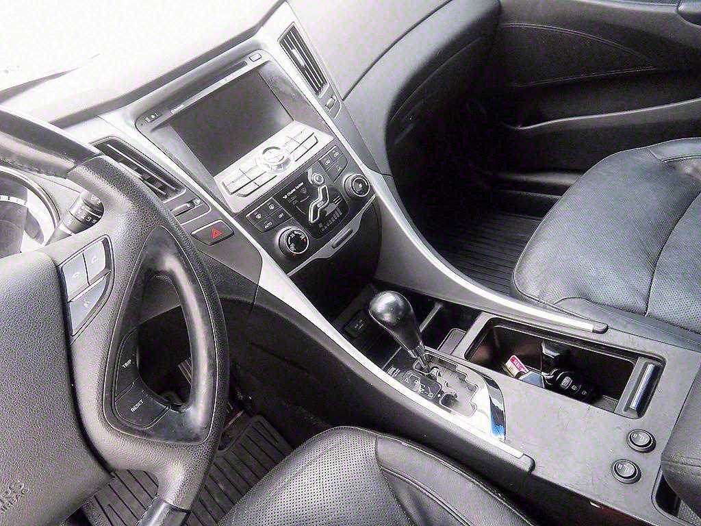 HYUNDAI Sonata - Vista 12