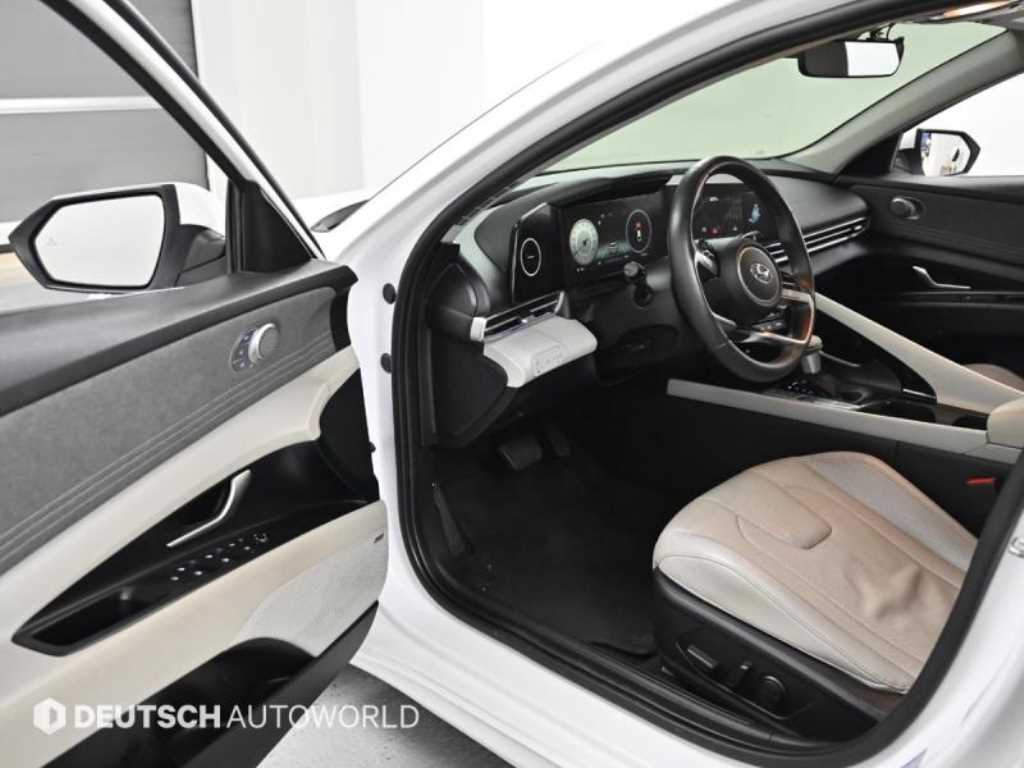 HYUNDAI Avante - Vista 11