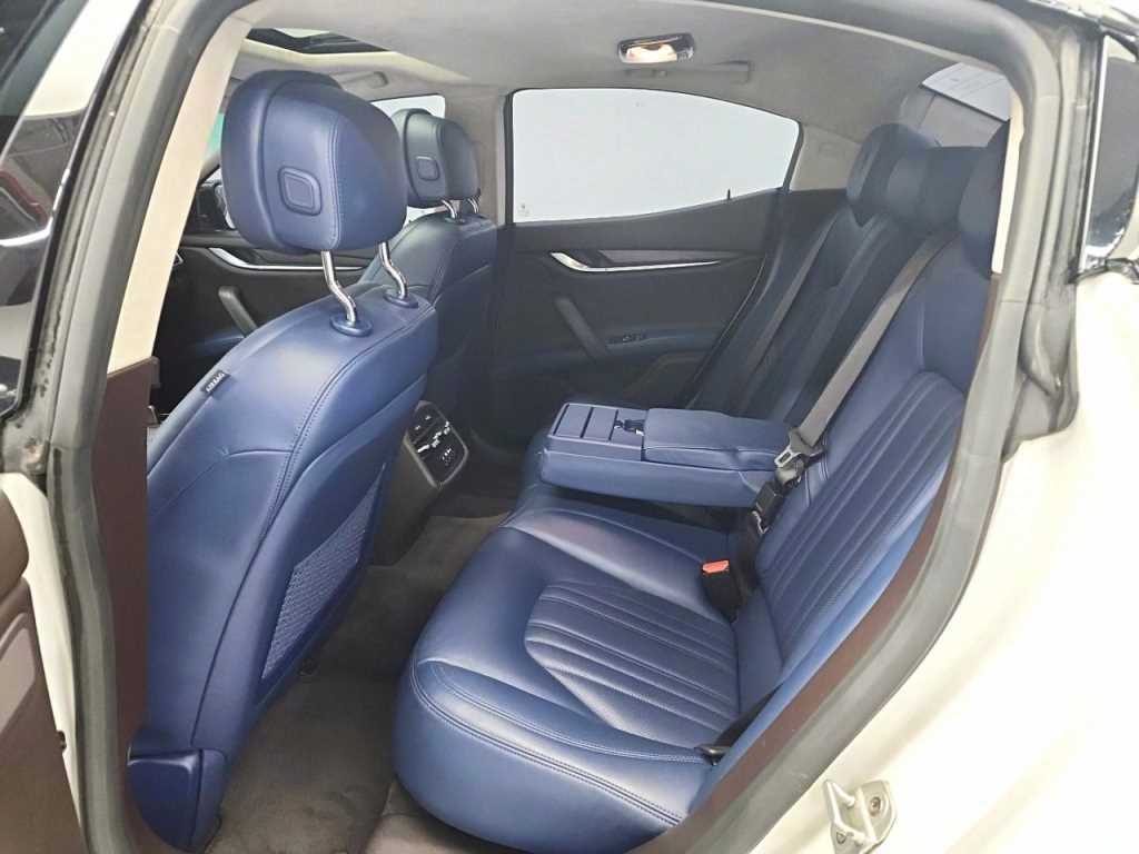 Maserati Ghibli - Vista 12