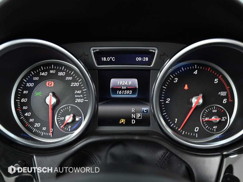 Mercedes Benz GLE Class - Vista 8