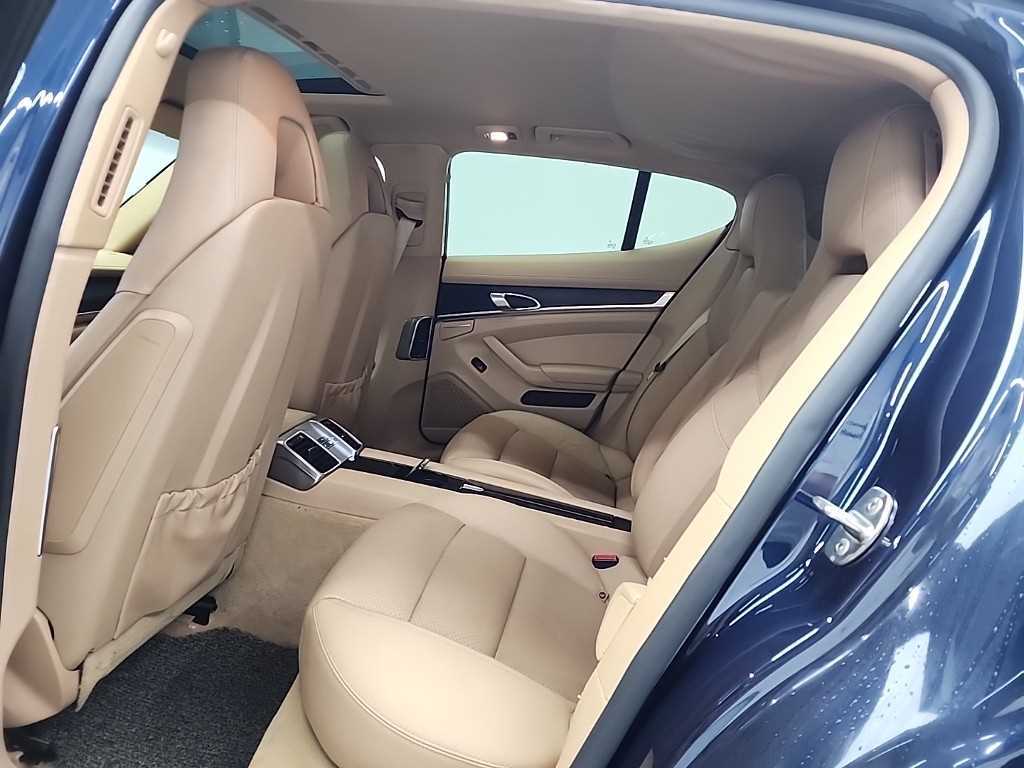 Porsche Panamera - Vista 12