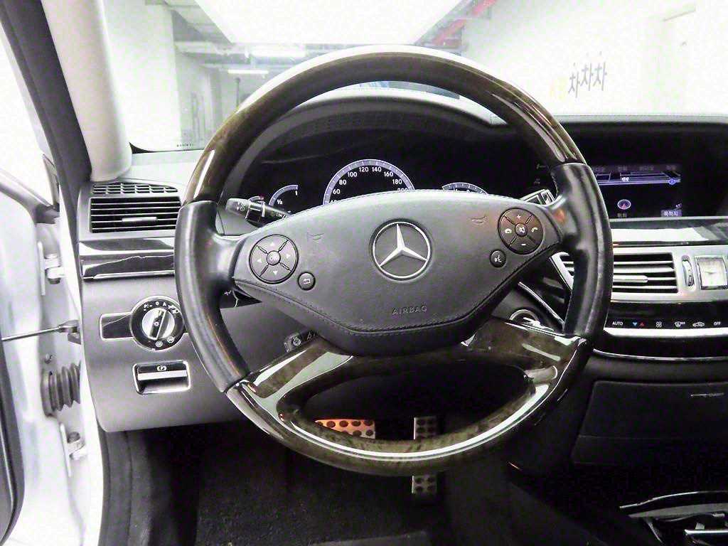 Mercedes Benz S Class - Vista 7