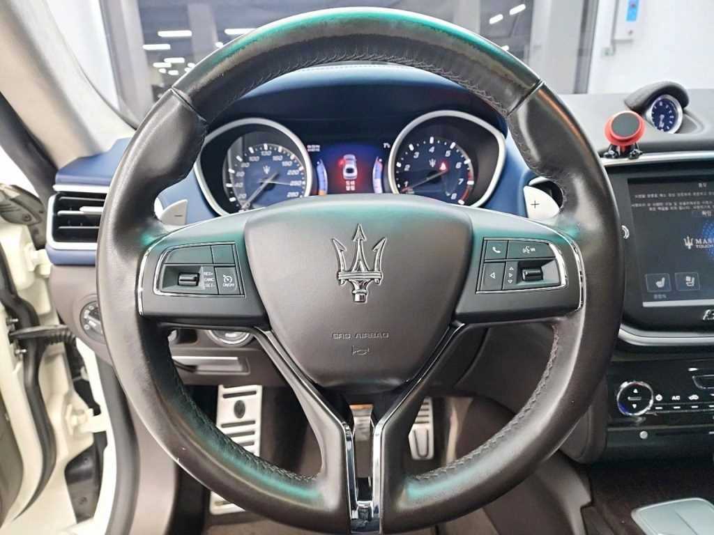 Maserati Ghibli - Vista 9