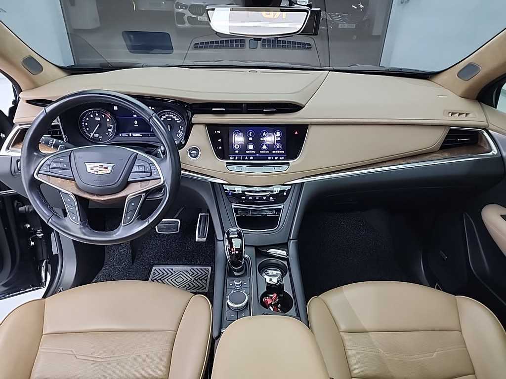 Cadillac XT5 - Vista 8