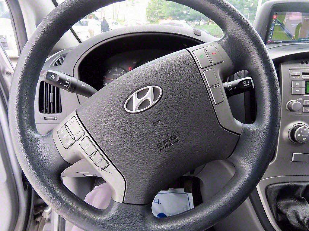 HYUNDAI Starex - Vista 8