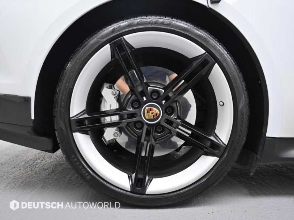 Porsche Taycan - Vista 5