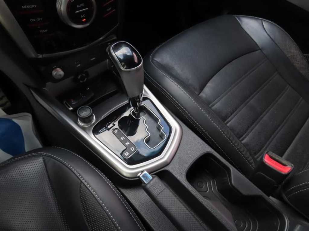 Ssangyong Tivoli 2015 Blanco - Importación desde Corea - HF Imports Iquique - Foto 17