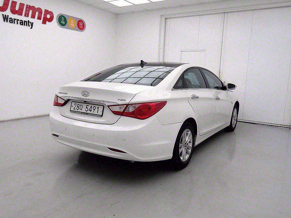 HYUNDAI Sonata - Vista 4