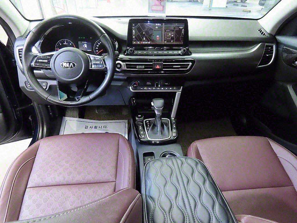 KIA Seltos - Vista 10