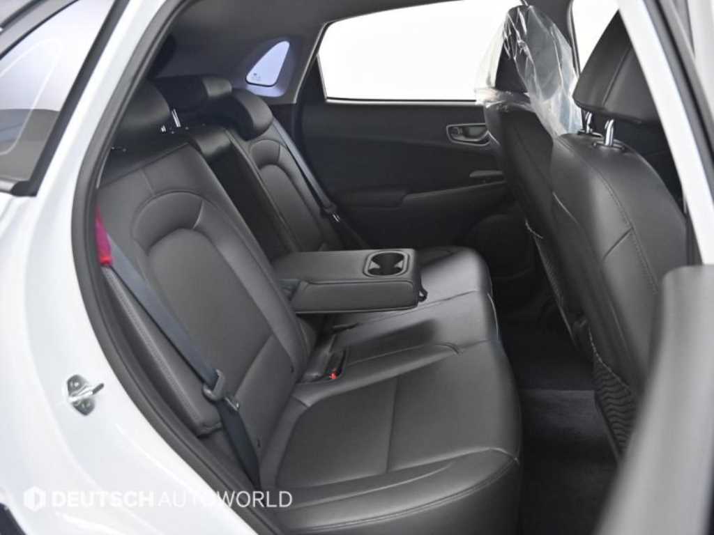 HYUNDAI Kona - Vista 12