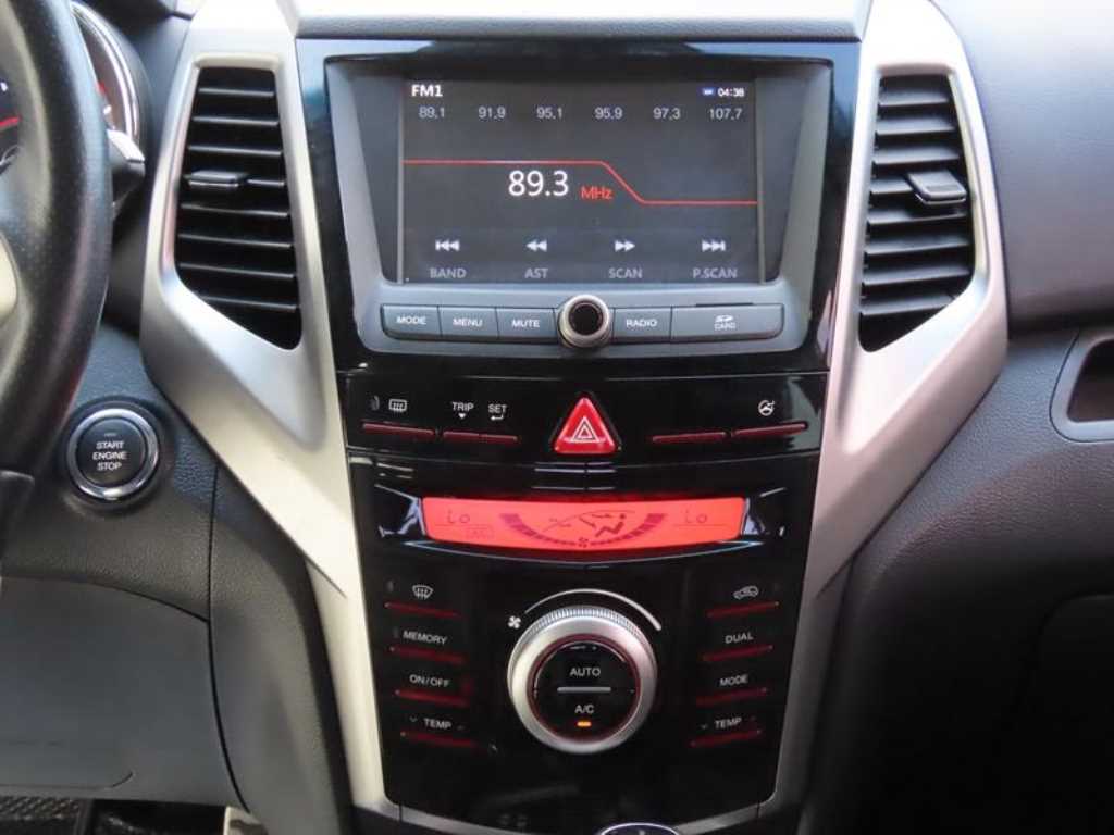 Ssangyong Tivoli - Vista 11