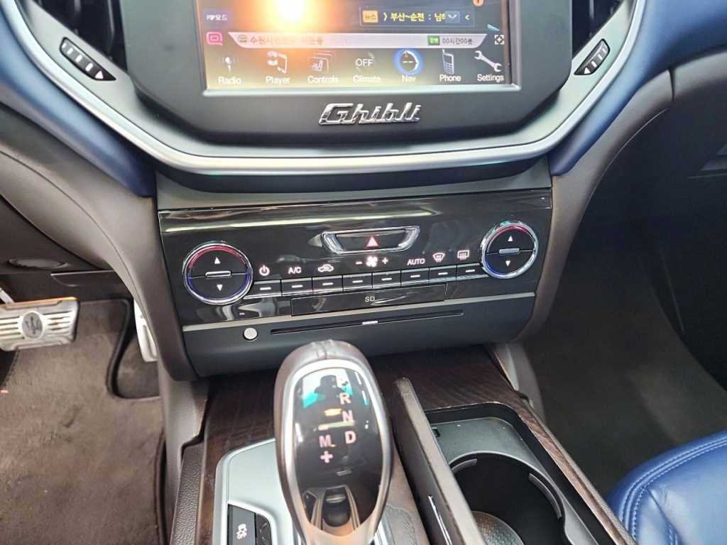 Maserati Ghibli - Vista 10