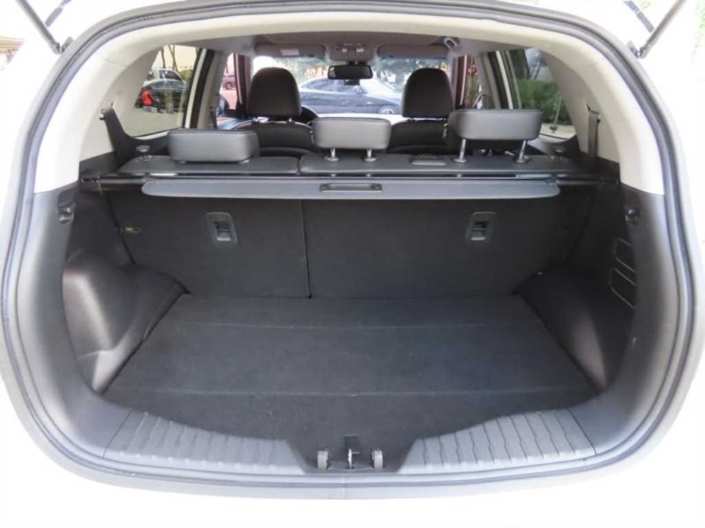 Ssangyong Tivoli - Vista 5