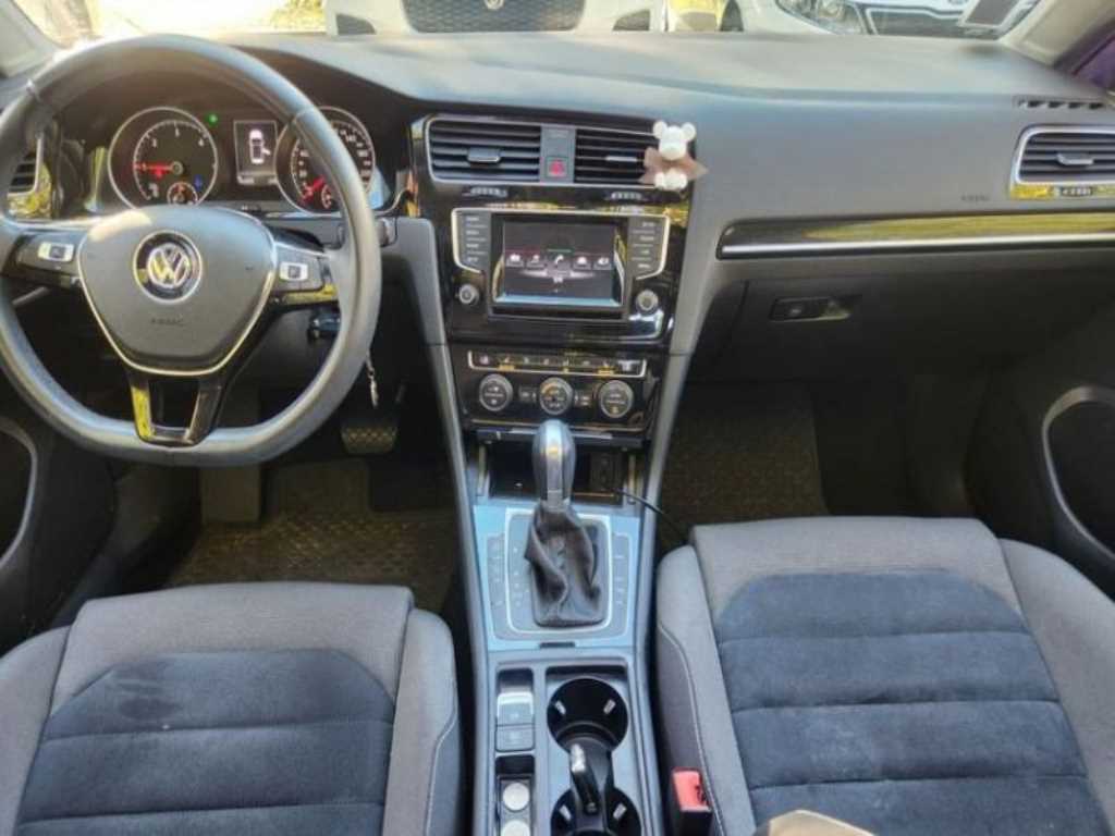 Volkswagen Golf - Vista 4