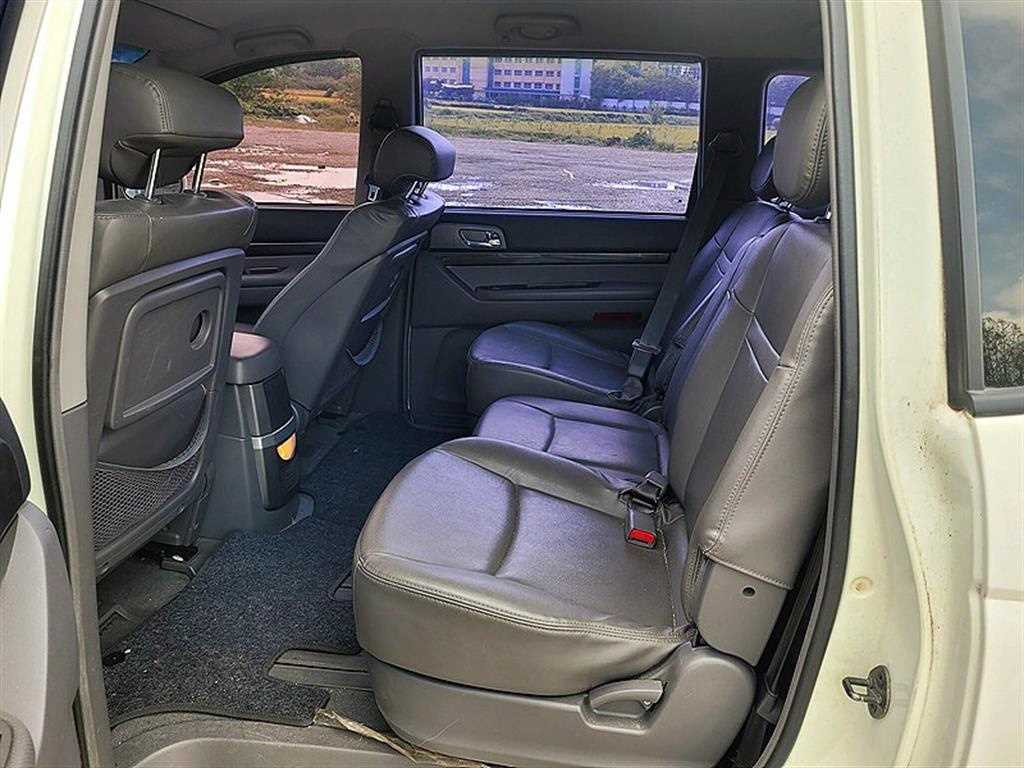 Ssangyong Korando - Vista 11