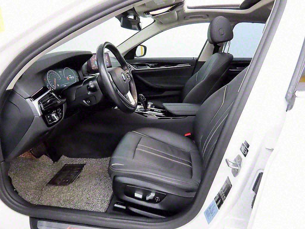 BMW 5 Series - Vista 5