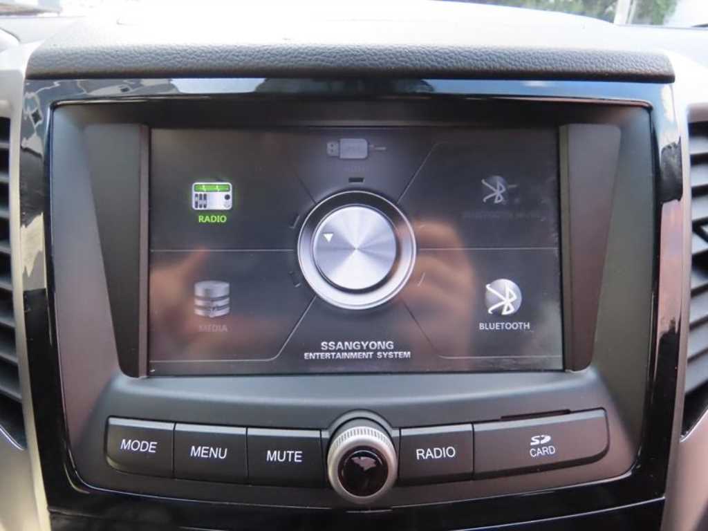 Ssangyong Tivoli 2015 Blanco - Importación desde Corea - HF Imports Iquique - Foto 14