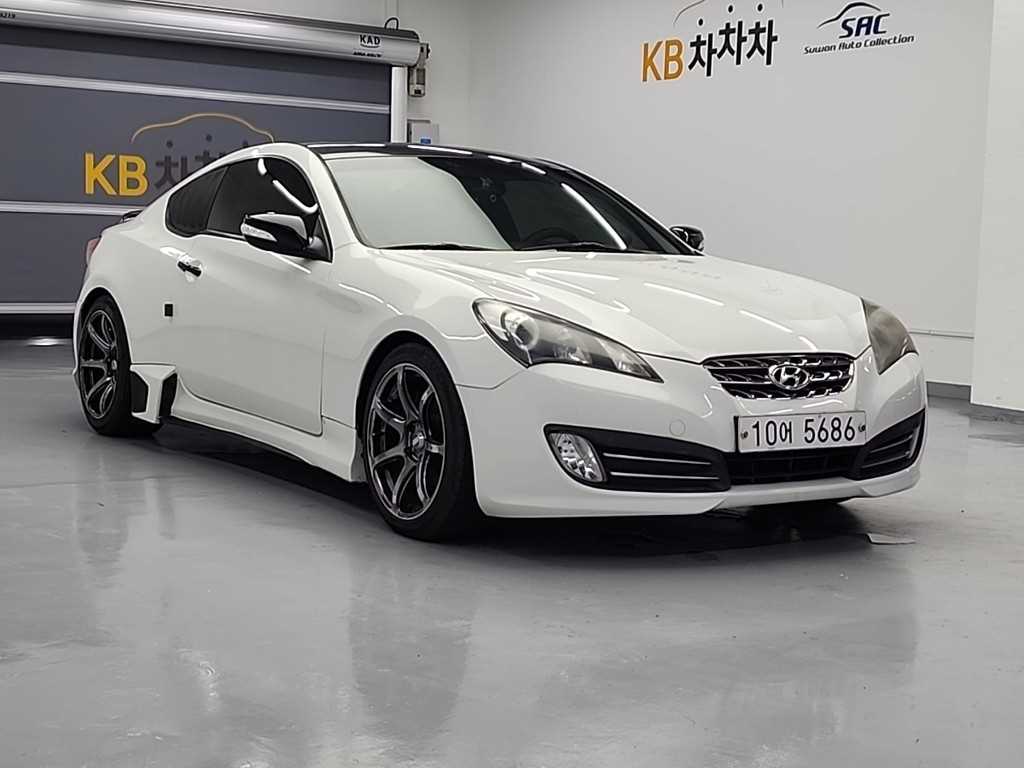 HYUNDAI Genesis - Vista 4