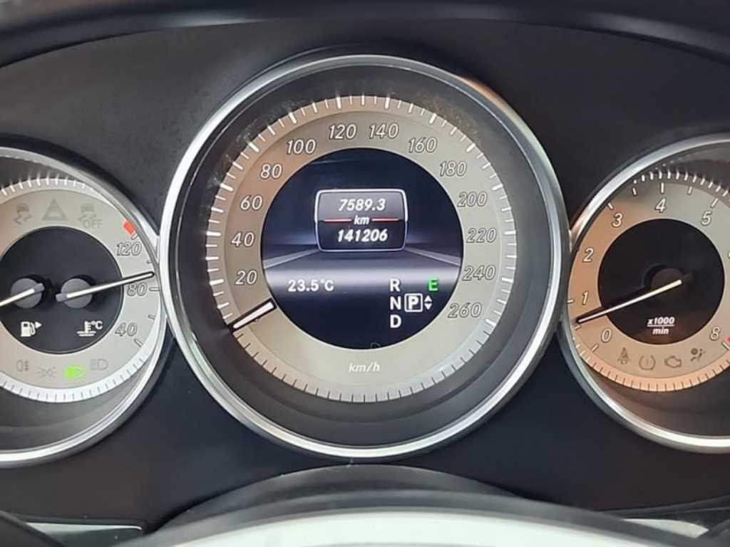 Mercedes Benz CLS Class - Vista 6